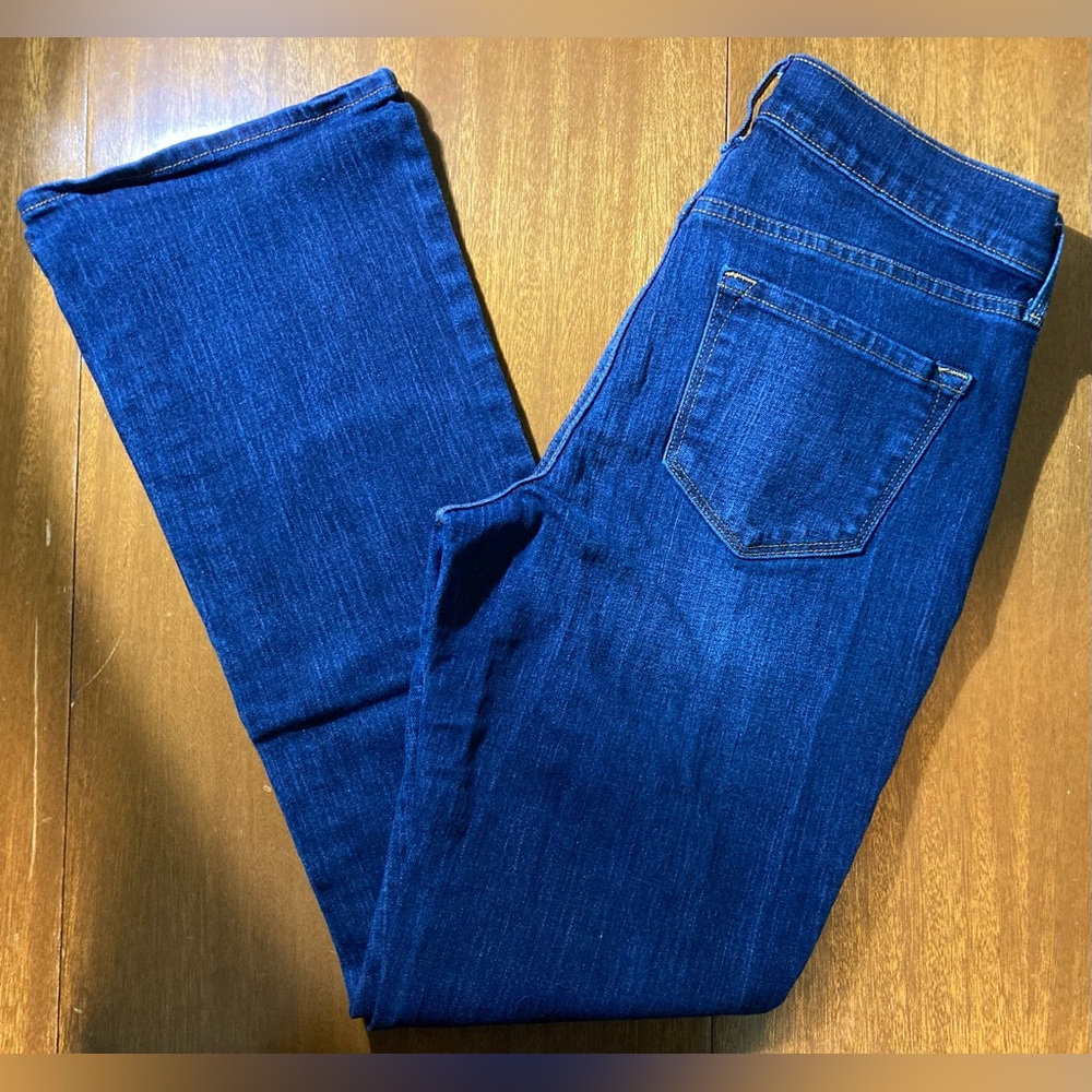 Old Navy Dark Wash Curvy Bootcut Mid-rise Jeans, size 4 short